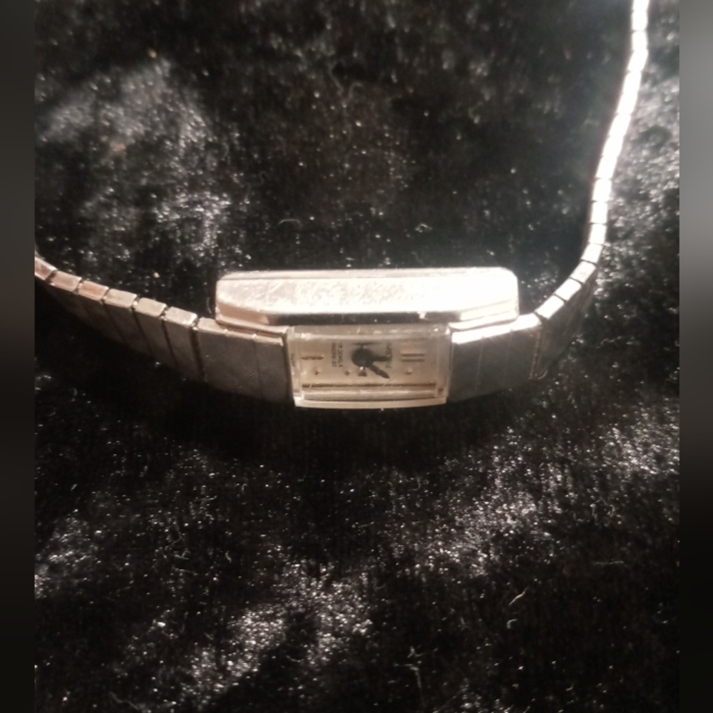 Vintage 10k rpg Nastrix 17 jewel incabloc woman's watch with swiss movement. - Picture 9 of 10
